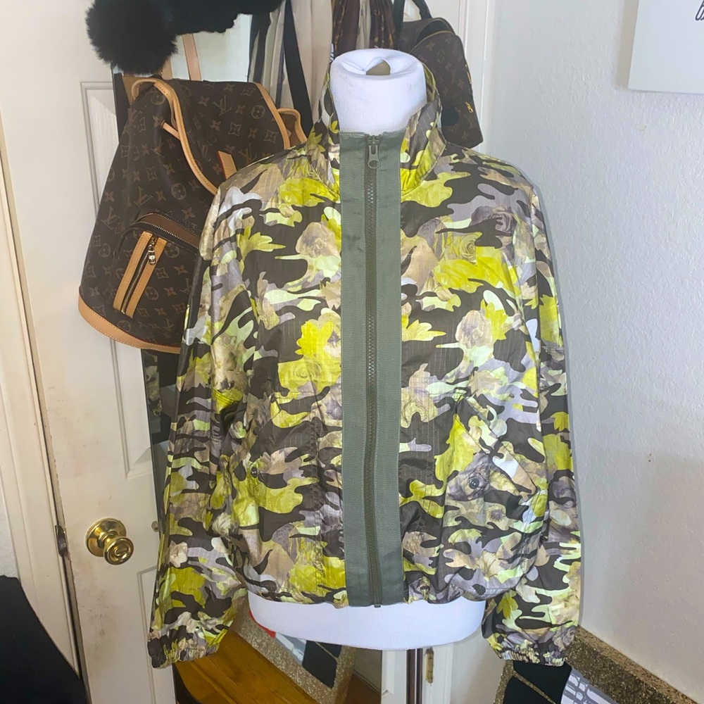 Cute windbreaker